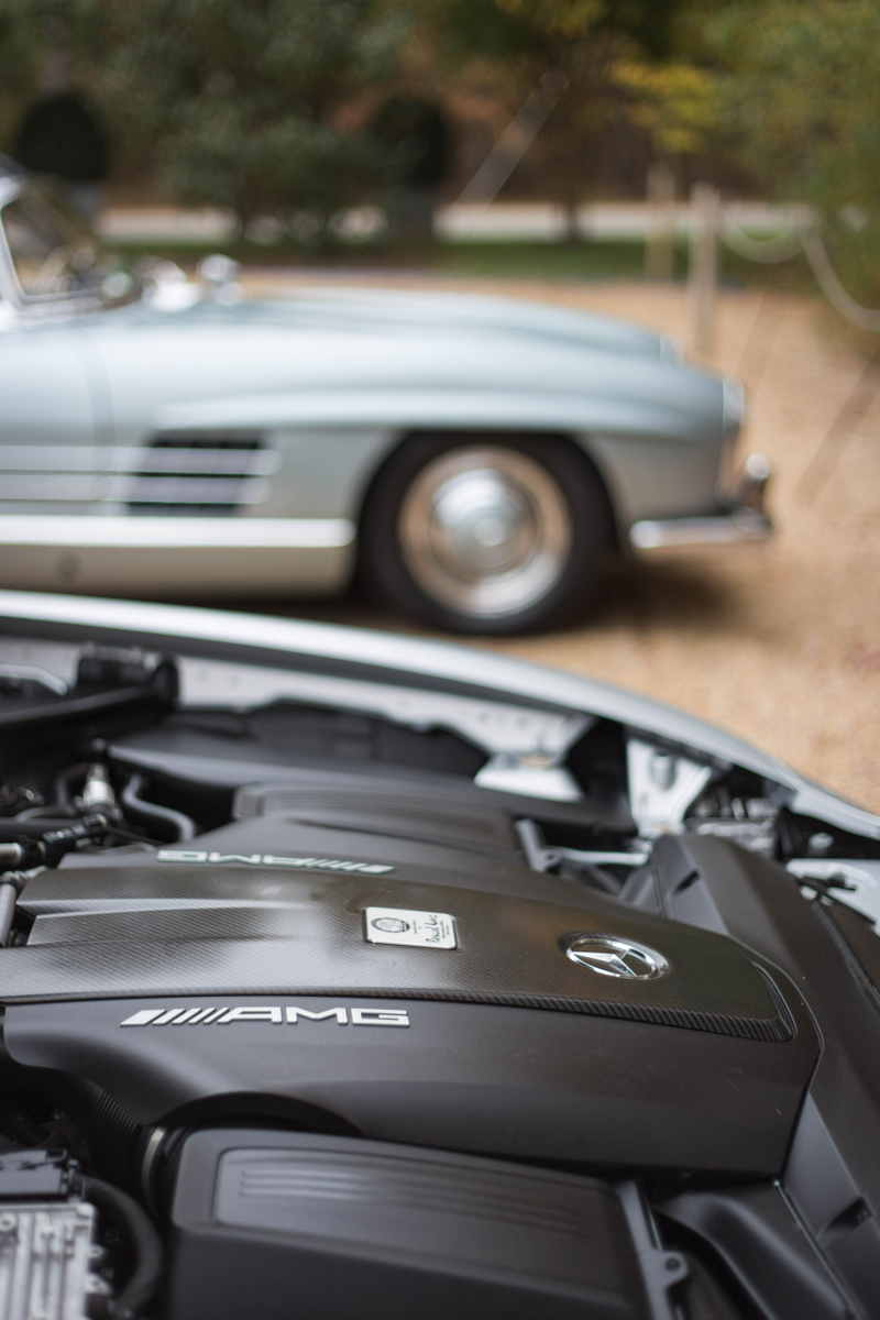 Illustration for article titled The Mercedes-AMG GT C Roadster And Mercedes-Benz 300SL Roadster Both Hail From A Golden Age